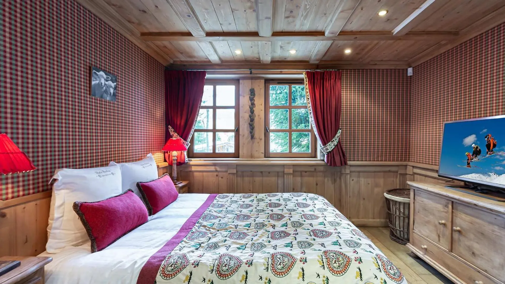 Chalet Montagnard A Rochebrune Avec Jacuzzi, Sauna, 6 Chambres, Proche Des Pistes, Accueil 12 Pers - Fr-1-569-37 Megeve France