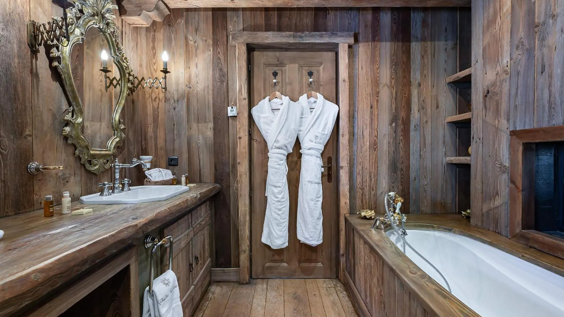 Chalet Montagnard A Rochebrune Avec Jacuzzi, Sauna, 6 Chambres, Proche Des Pistes, Accueil 12 Pers - Fr-1-569-37 Megeve